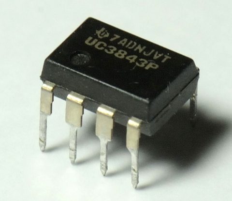 TI_UC3843P_7ADNJVT_package_iso.jpg