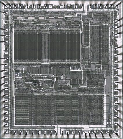 Motorola_68000_die_20x_1a_top_10000w.png