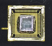 motorola_68000_pkg_die_no_wires_150h.jpg