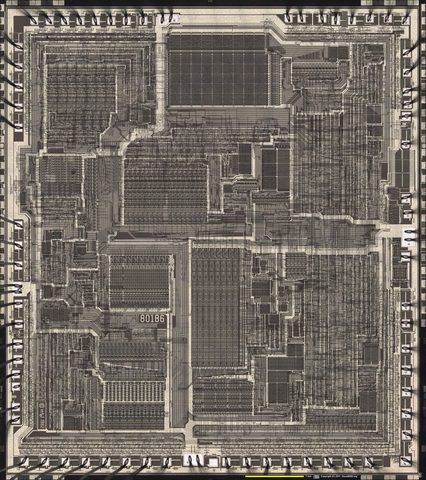 Intel_80186_die_shot_20x_1a_9000w.jpg